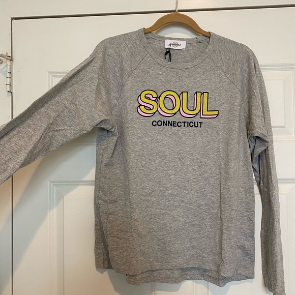 NWT SoulCycle Connecticut Long Sleeve/ Size Large - Picture 2 of 9